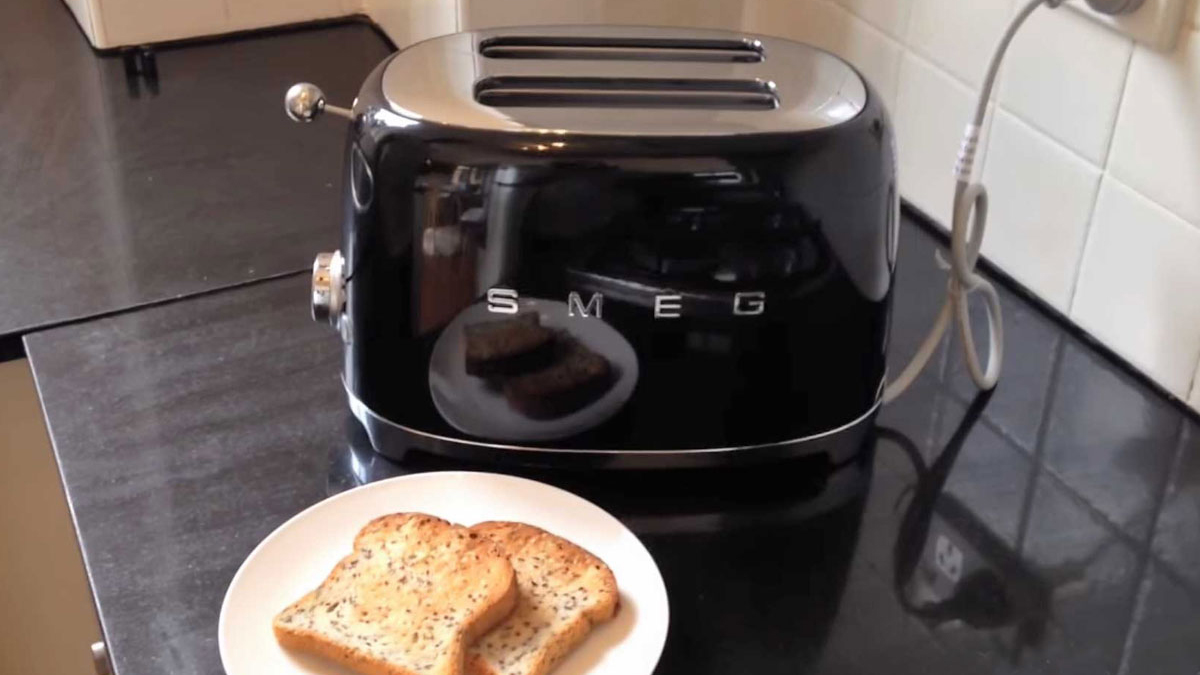 Top 6 Best Retro Toasters in 2020: Reviews & Buying Guide
