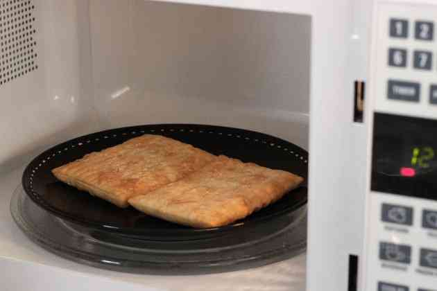 How To Cook Toaster Strudels In The Microwave