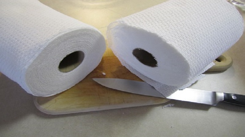 How To Cut A Roll Of Paper Towels In Half - 2 Easy And Effective Ways